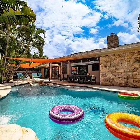 Heated Pool-Game Room-King Beds-75In Tv-Sleeps 14